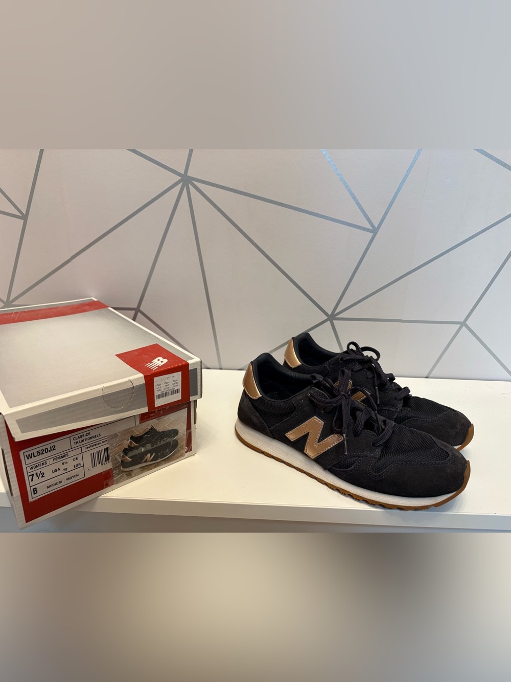 New Balance 520 Women’s Sneakers Navy Copper Rose Size 7.5 Sneakers (J. CREW)